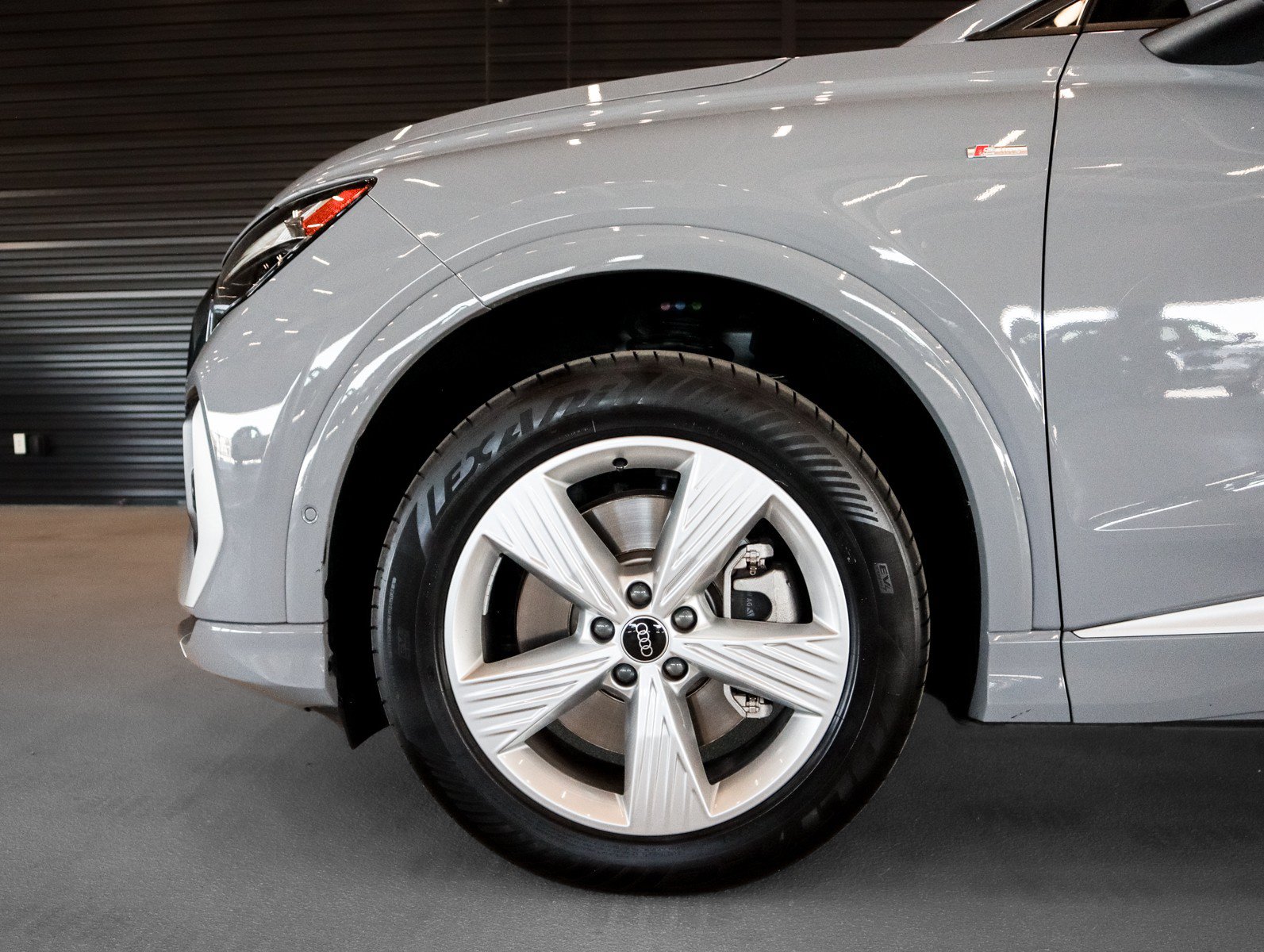 Used 2023 Audi Q4 e-tron Premium Plus AWD/4WD image 3