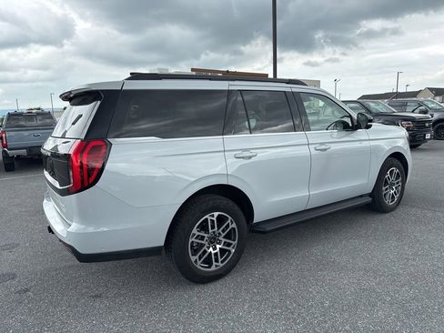 Used 2025 Ford Expedition Active AWD/4WD image 4