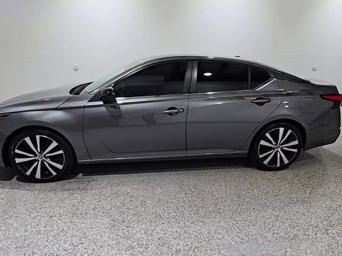 Used 2019 Nissan Altima 2.5 SR FWD image 5