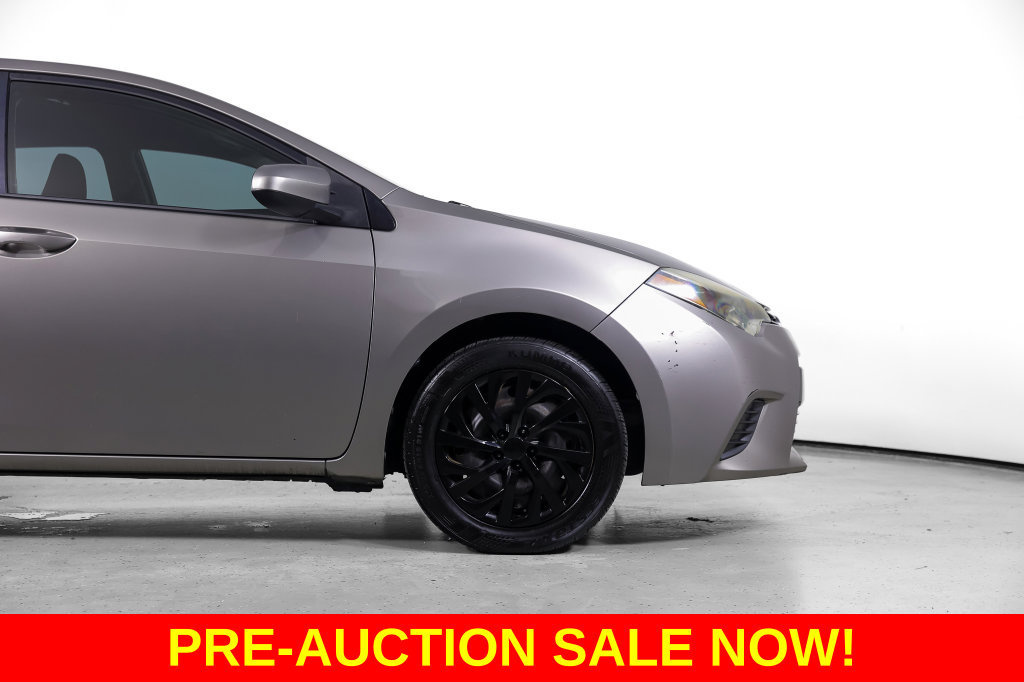 Used 2015 Toyota Corolla LE FWD image 4