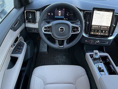 New 2026 Volvo XC90 T8 Plus w/ Protection Package Premier AWD/4WD image 5