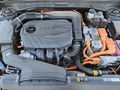 Certified 2025 Hyundai Sonata Limited FWD image 23