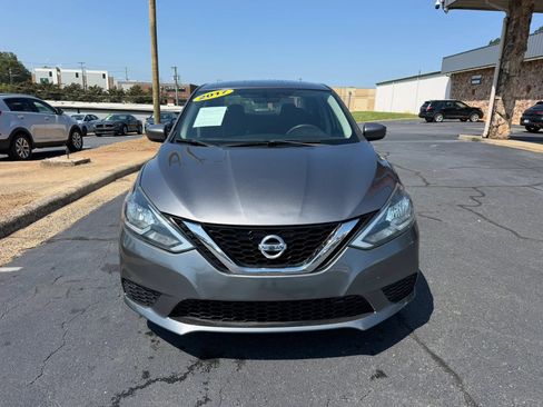 Used 2017 Nissan Sentra SV FWD image 2
