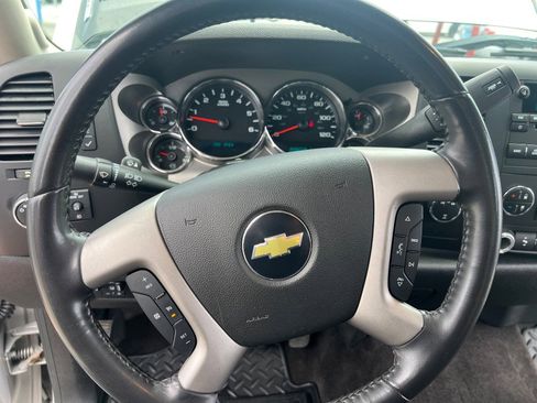 Used 2010 Chevrolet Silverado 2500 LT w/ Interior Plus Package AWD/4WD image 14