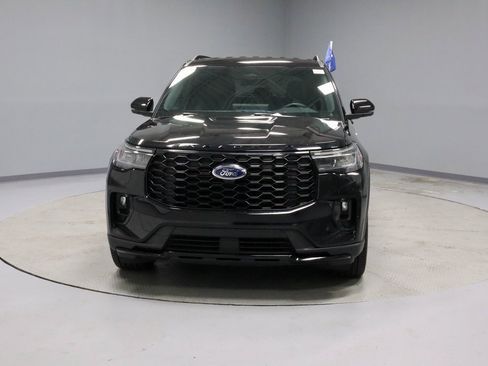 Certified 2025 Ford Explorer ST-Line w/ ST-Line Street Pack image 6