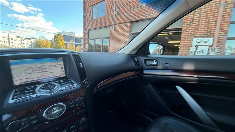 Used 2014 INFINITI Q60 Sport Convertible w/ Premium Package RWD image 26