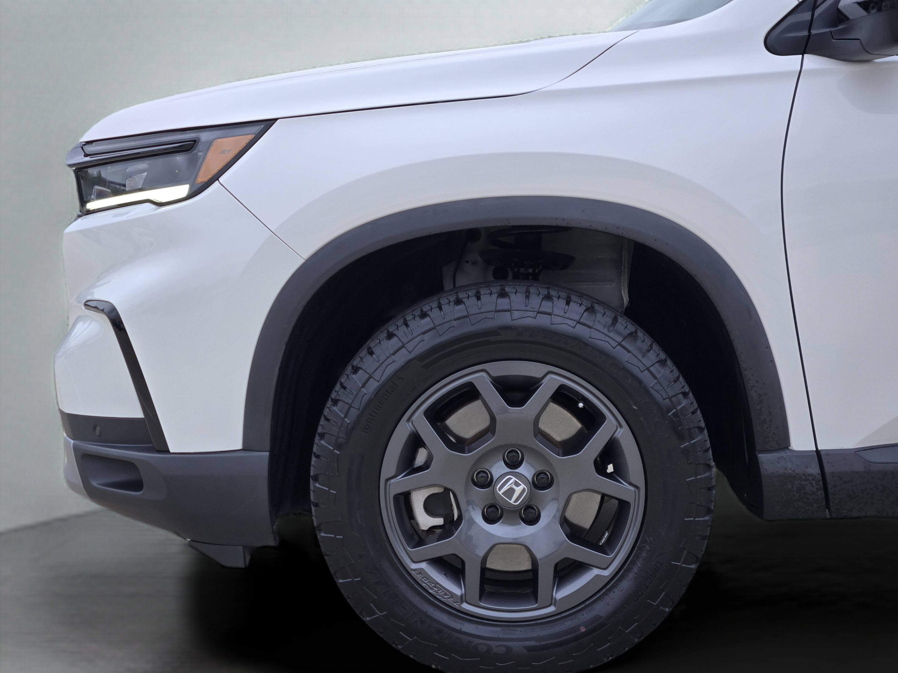 Certified 2025 Honda Pilot TrailSport image 30