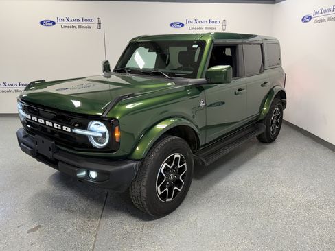 Used 2025 Ford Bronco Outer Banks AWD/4WD image 3
