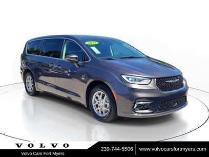Used 2023 Chrysler Pacifica Touring-L