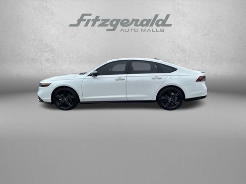 Used 2025 Honda Accord Sport image 4