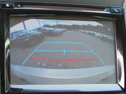 Used 2017 Toyota Camry XLE w/ Moonroof Package FWD image 25