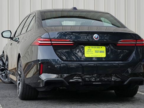Used 2025 BMW i5 xDrive40 w/ M Sport Package AWD/4WD image 6