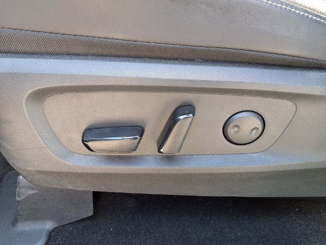 Certified 2025 Nissan Pathfinder Platinum FWD image 18