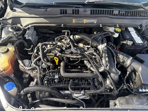 Used 2018 Ford Fusion SE w/ Fusion SE Technology Package FWD image 8