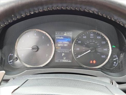 Used 2018 Lexus IS 300 w/ Comfort Package RWD image 9