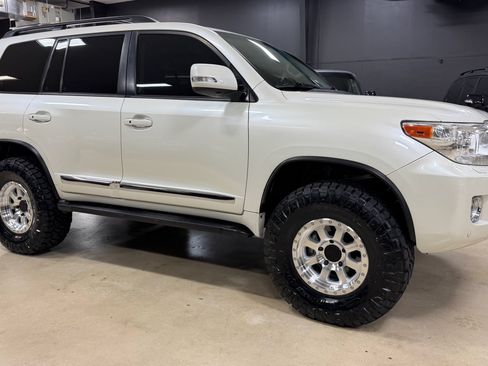 Used 2014 Toyota Land Cruiser AWD/4WD image 11