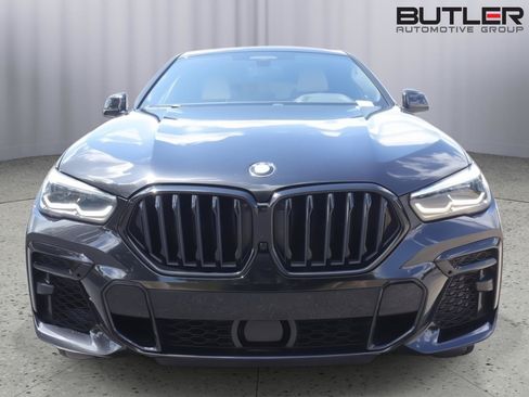 Used 2022 BMW X6 M50i AWD/4WD image 2