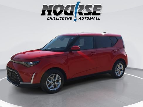 Used 2024 Kia Soul LX w/ Option Group 015 FWD image 4