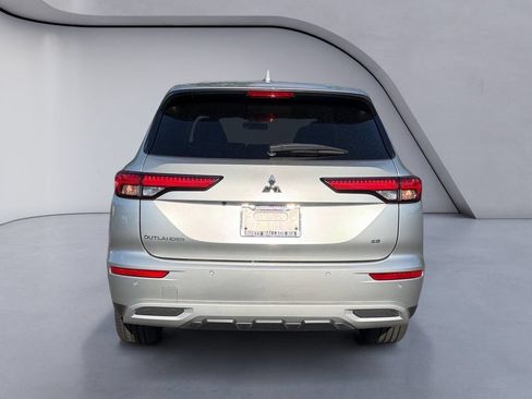 Used 2022 Mitsubishi Outlander SE FWD image 4