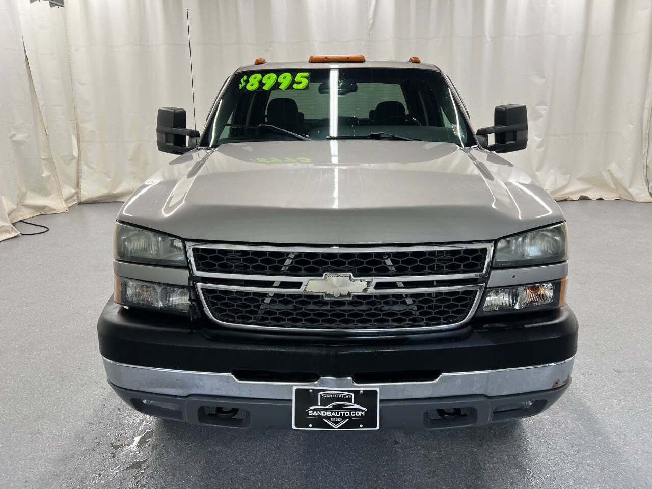 Used 2005 Chevrolet Silverado 3500 LS w/ Heavy-Duty Power Package AWD/4WD image 2