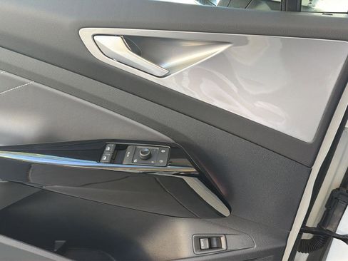 Certified 2023 Volkswagen ID.4 Pro S image 25