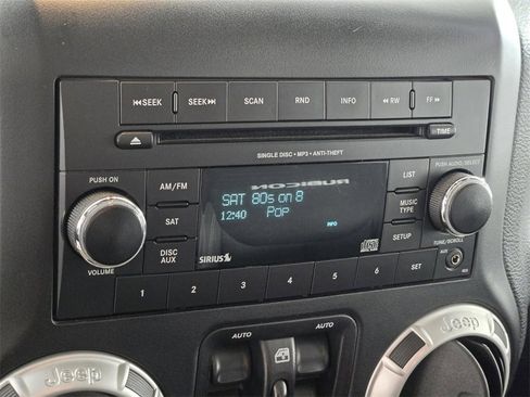 Used 2017 Jeep Wrangler Unlimited Rubicon w/ Max Tow Package image 29