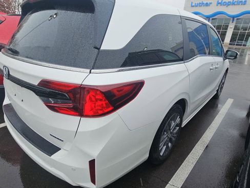 Used 2026 Honda Odyssey Touring image 3