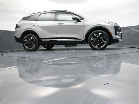 Certified 2026 Kia Sportage SX AWD/4WD image 30