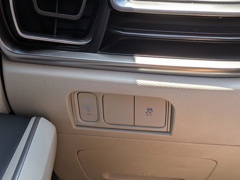 Used 2024 Kia Sorento S FWD image 24