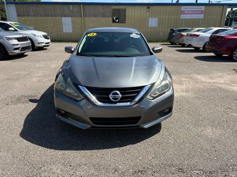 Used 2018 Nissan Altima 2.5 SR w/ SR Special Edition FWD image 3