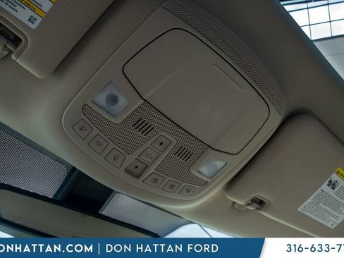 Used 2017 Lincoln MKC Select w/ Lincoln MKC Climate Package FWD image 12