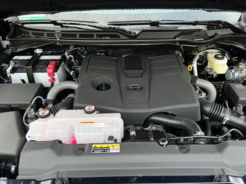 New 2026 Toyota Tundra Platinum image 7