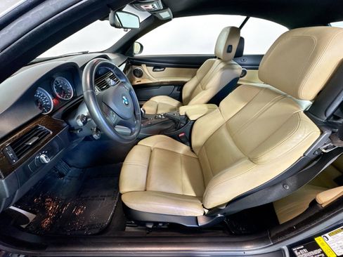 Used 2013 BMW M3 Convertible image 5