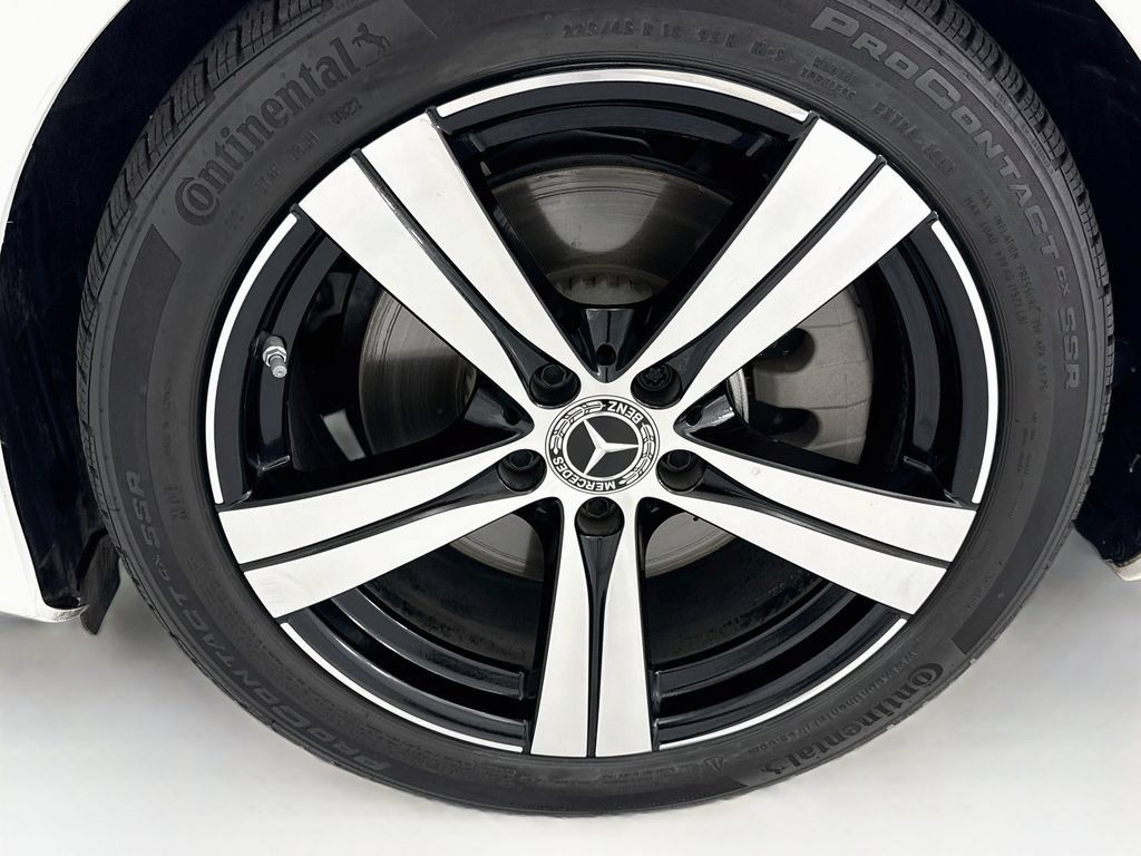 Certified 2023 Mercedes-Benz C 300 Sedan image 28