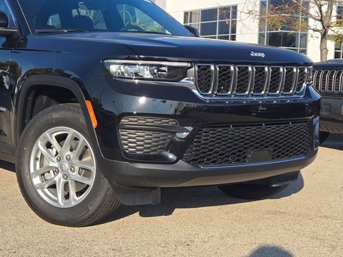 New 2025 Jeep Grand Cherokee Laredo X image 2