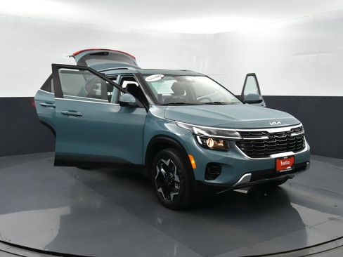 Certified 2025 Kia Seltos EX w/ EX Sunroof Package image 39