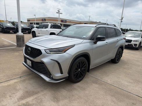 Certified 2024 Toyota Highlander XSE AWD/4WD image 1