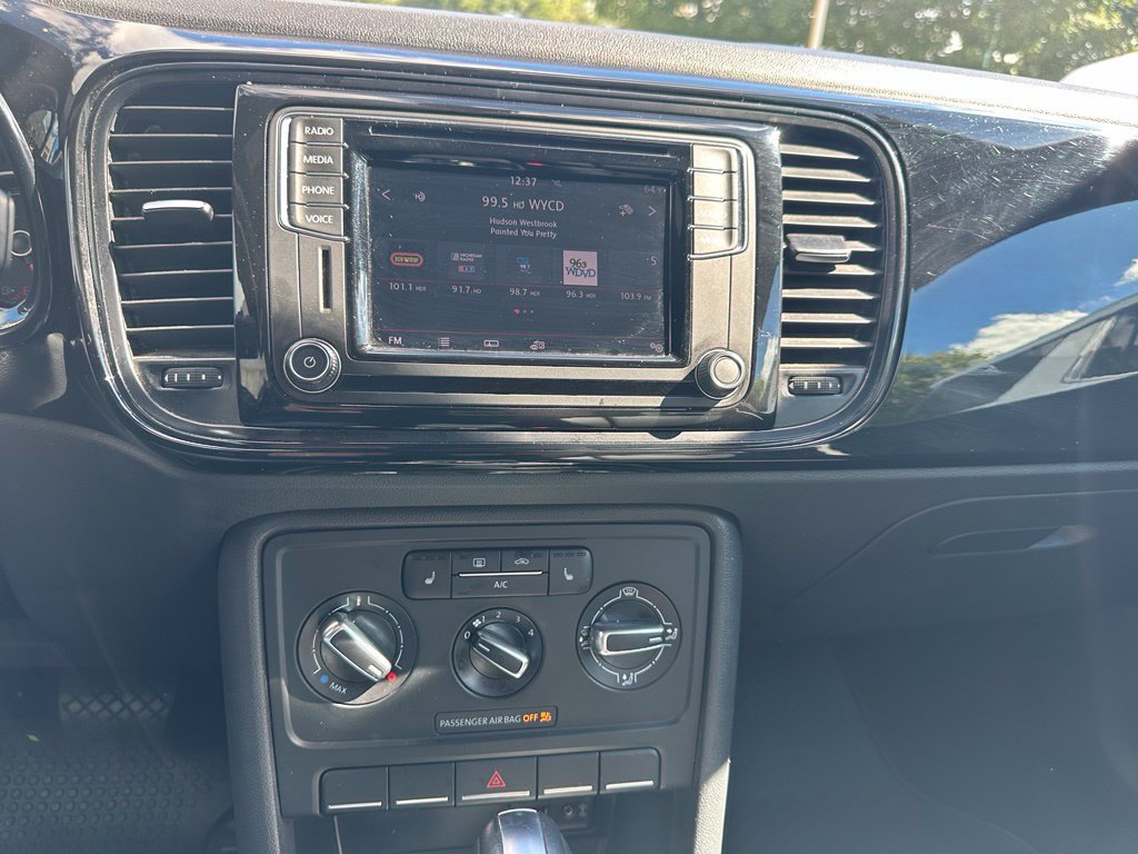Used 2018 Volkswagen Beetle 2.0T S FWD image 14