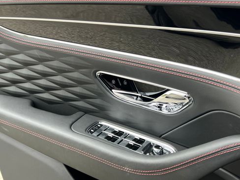 Used 2022 Bentley Flying Spur V8 AWD/4WD image 30