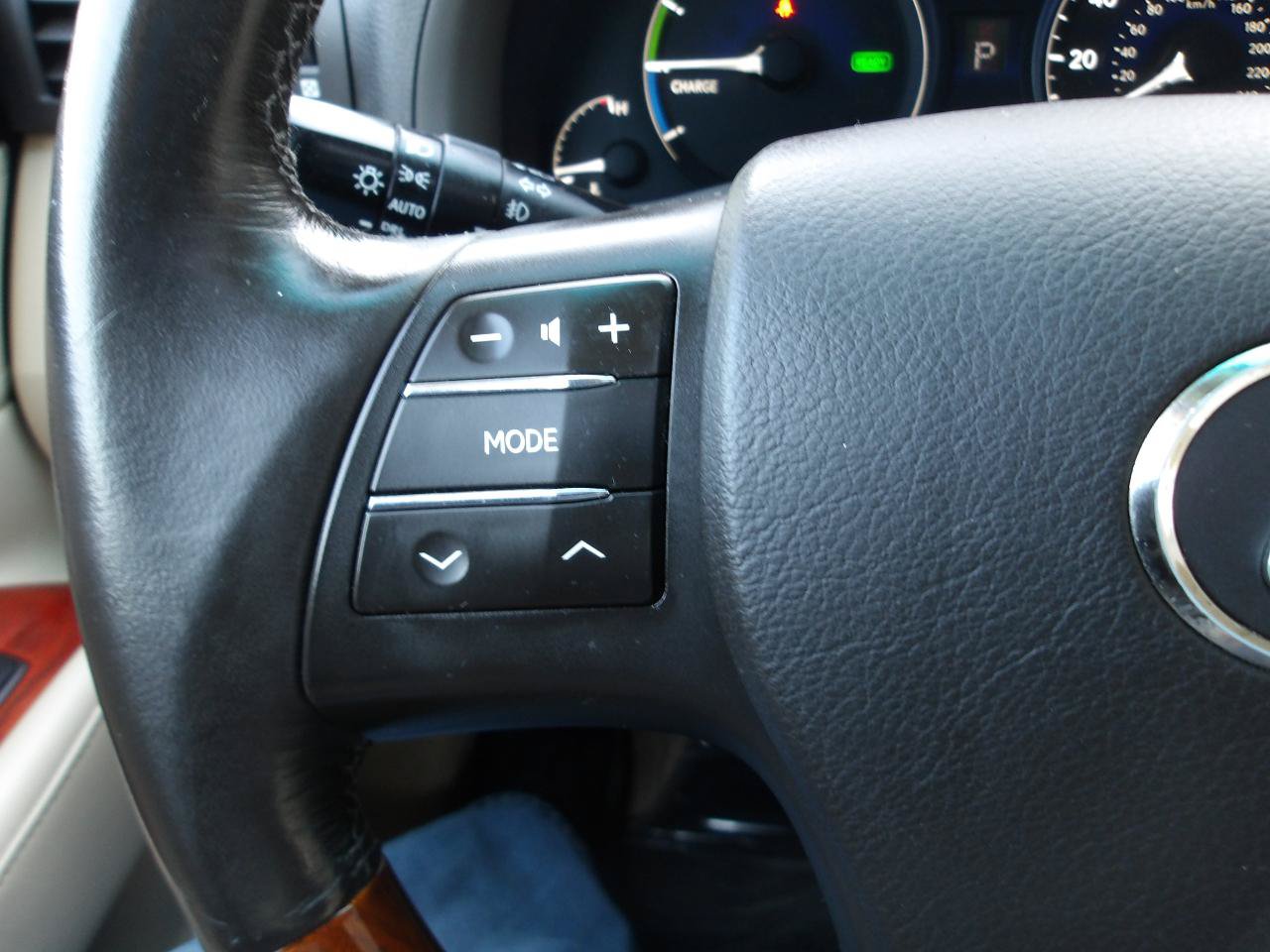 Used 2010 Lexus RX 450h AWD w/ Premium Pkg image 16