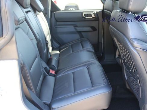 New 2025 Ford Bronco Badlands image 9