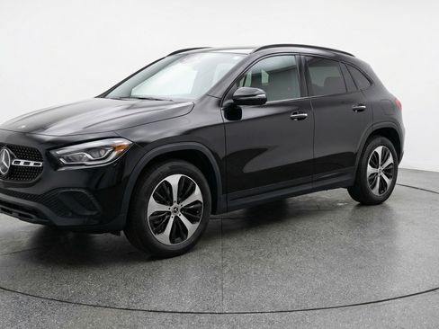 Used 2025 Mercedes-Benz GLA 250 image 3