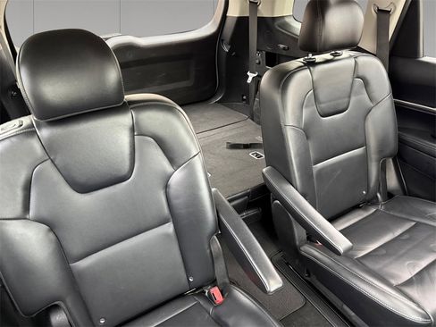 Used 2022 Kia Telluride S image 18