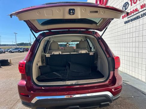 Used 2018 Nissan Pathfinder SV w/ SV All Weather Package image 32