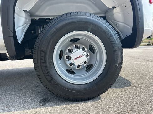 New 2026 GMC Sierra 3500 Pro image 18