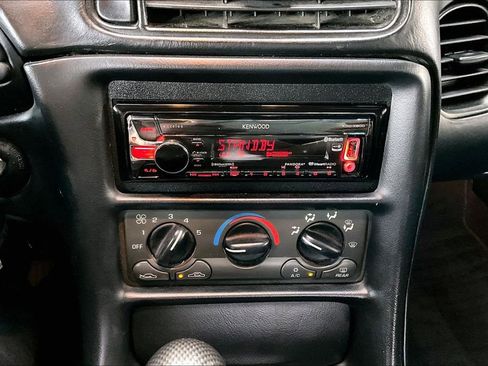 Used 1999 Chevrolet Corvette Coupe RWD image 12