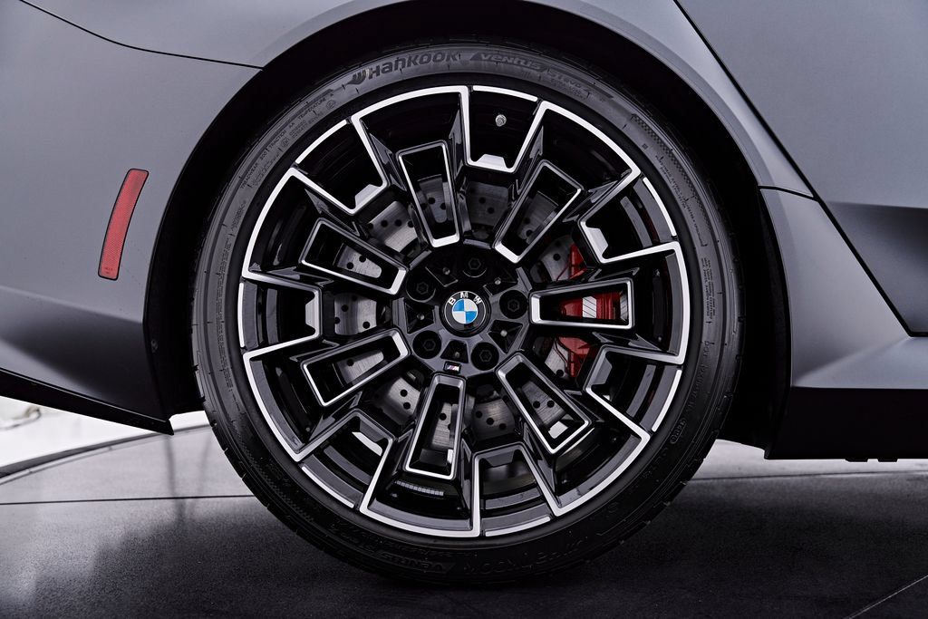 Used 2026 BMW M5 Touring AWD/4WD image 31
