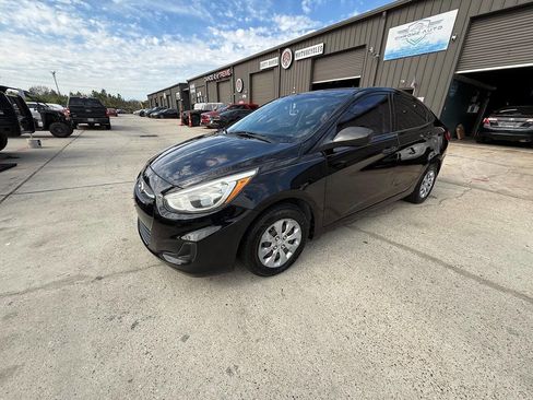 Used 2016 Hyundai Accent SE w/ Option Group 02 image 13