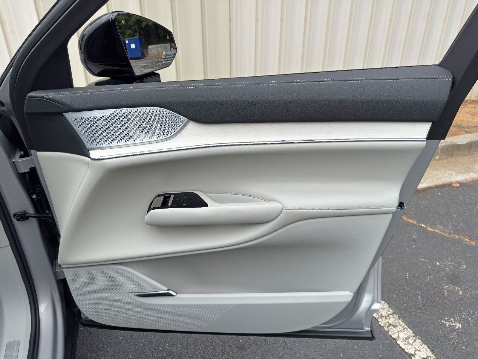 Used 2025 Volvo EX90 Ultra AWD/4WD image 43