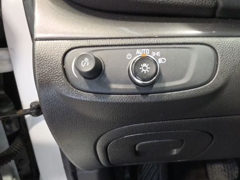 Used 2018 Buick Encore Preferred AWD/4WD image 17
